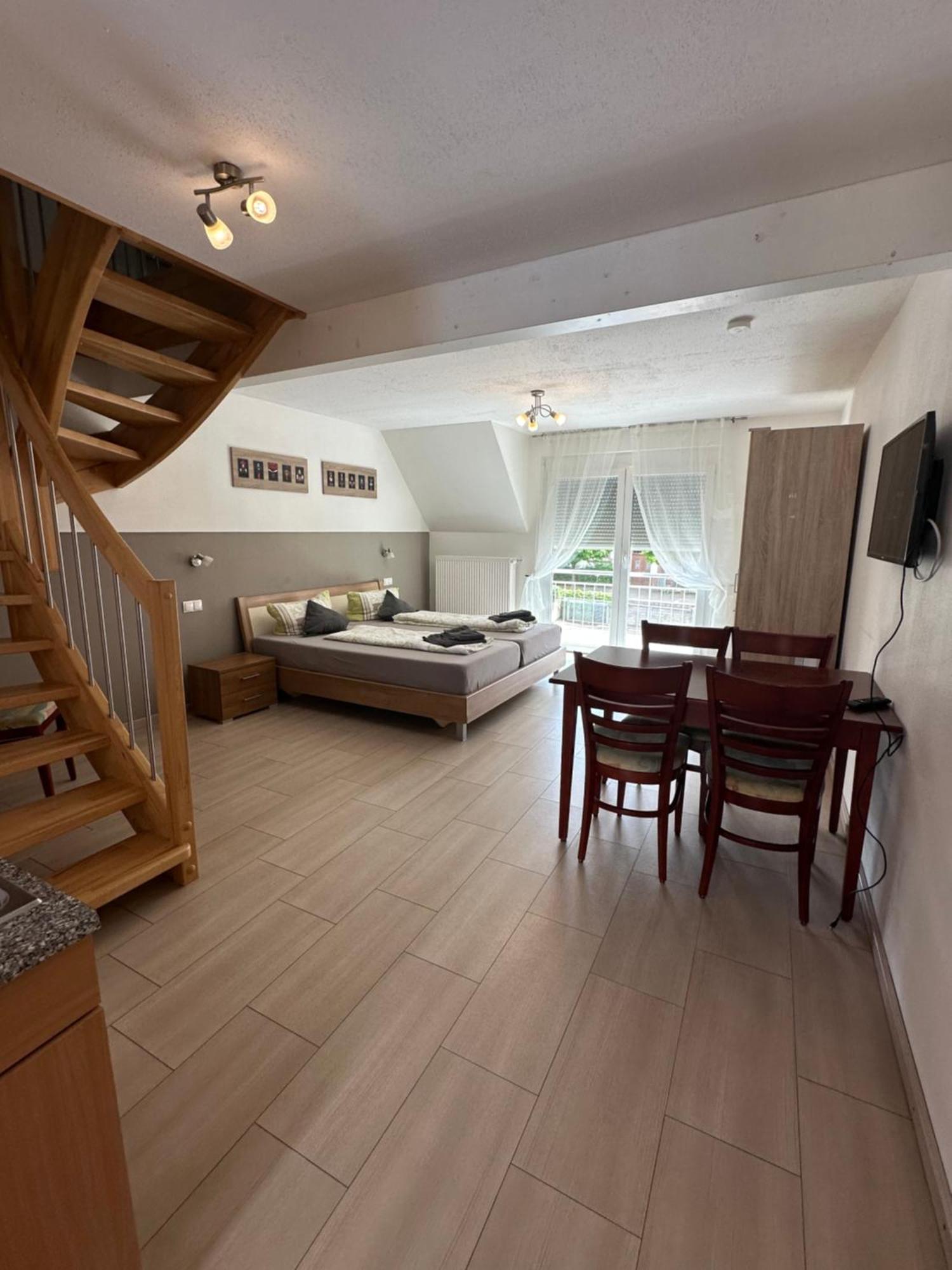 Pension Lelila Rust - Ex Gaestehaus Milella מראה חיצוני תמונה