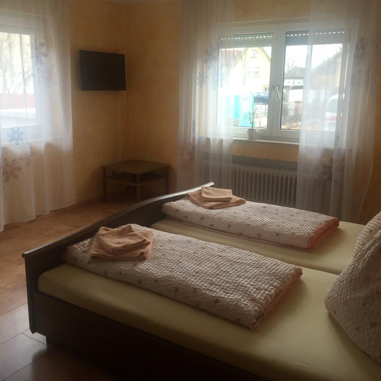 Pension Lelila Rust - Ex Gaestehaus Milella מראה חיצוני תמונה