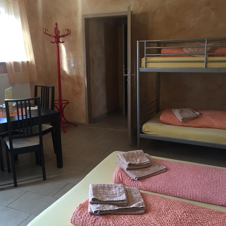 Pension Lelila Rust - Ex Gaestehaus Milella מראה חיצוני תמונה