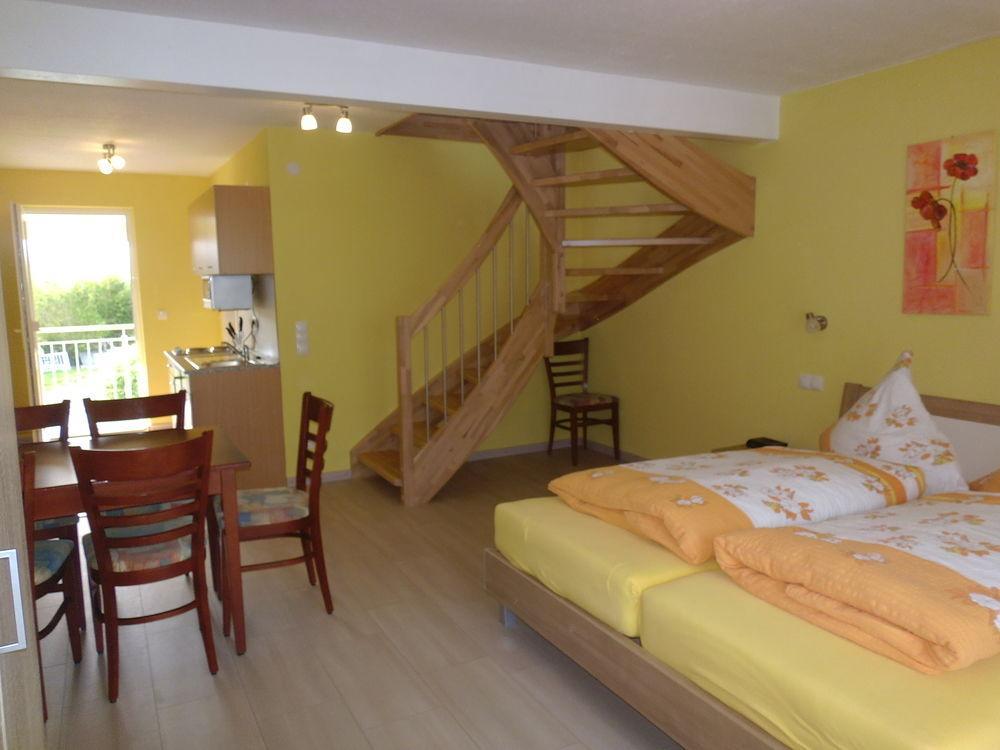 Pension Lelila Rust - Ex Gaestehaus Milella מראה חיצוני תמונה